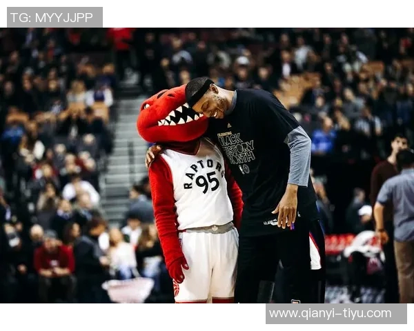 皮尔斯坦言第一次约会不亲吻女孩坚持原则展现绅士风度