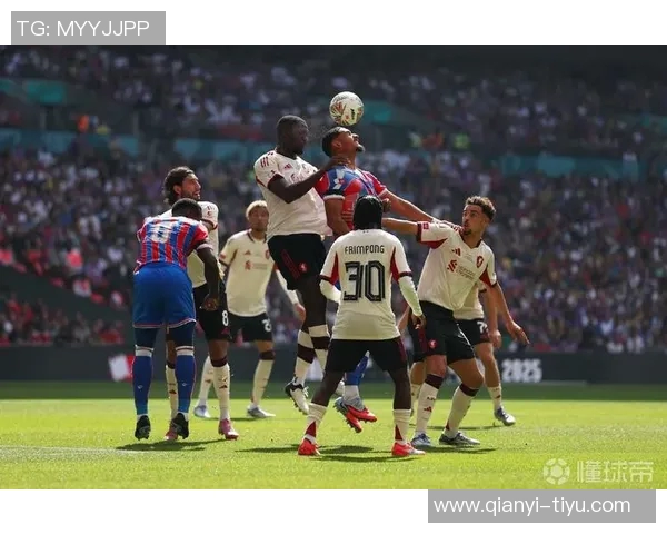 詹俊点评利物浦胜利之路先丢球习惯依旧法鹰防守漏洞百出 詹俊点评利物浦胜利之路先丢球习惯依旧法鹰防守漏洞百出