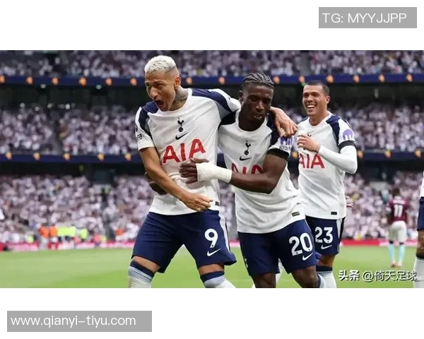 利兹联球迷两度向热刺球员投掷物品或将遭遇高额罚款